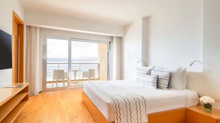 Executive Deluxe Suite 